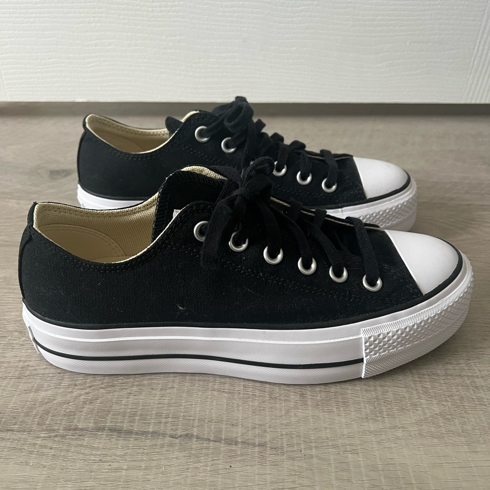 NEW Converse Chuck Taylor All Star Platform SZ 8 Black